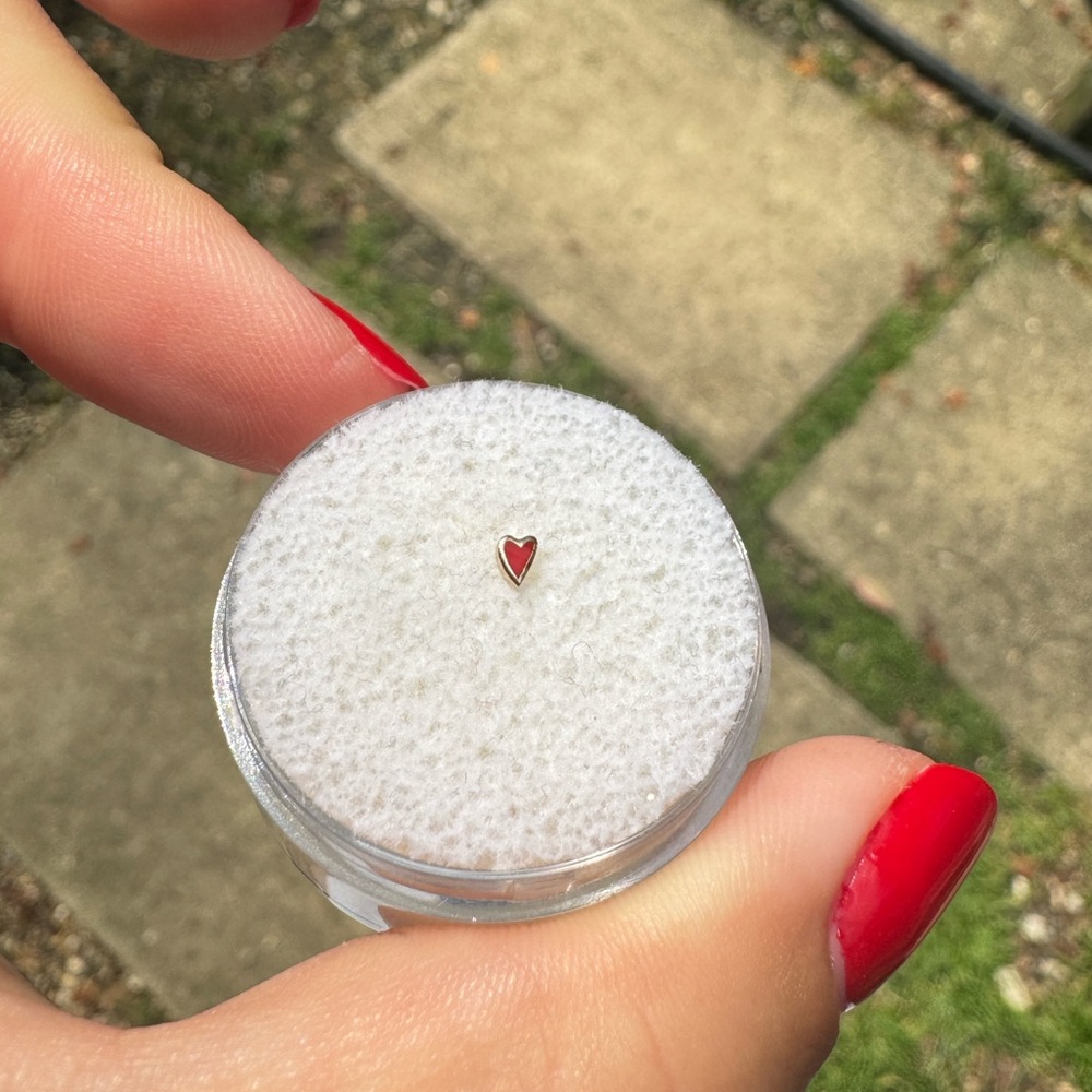 Pupil hall red enamel heart threadless end